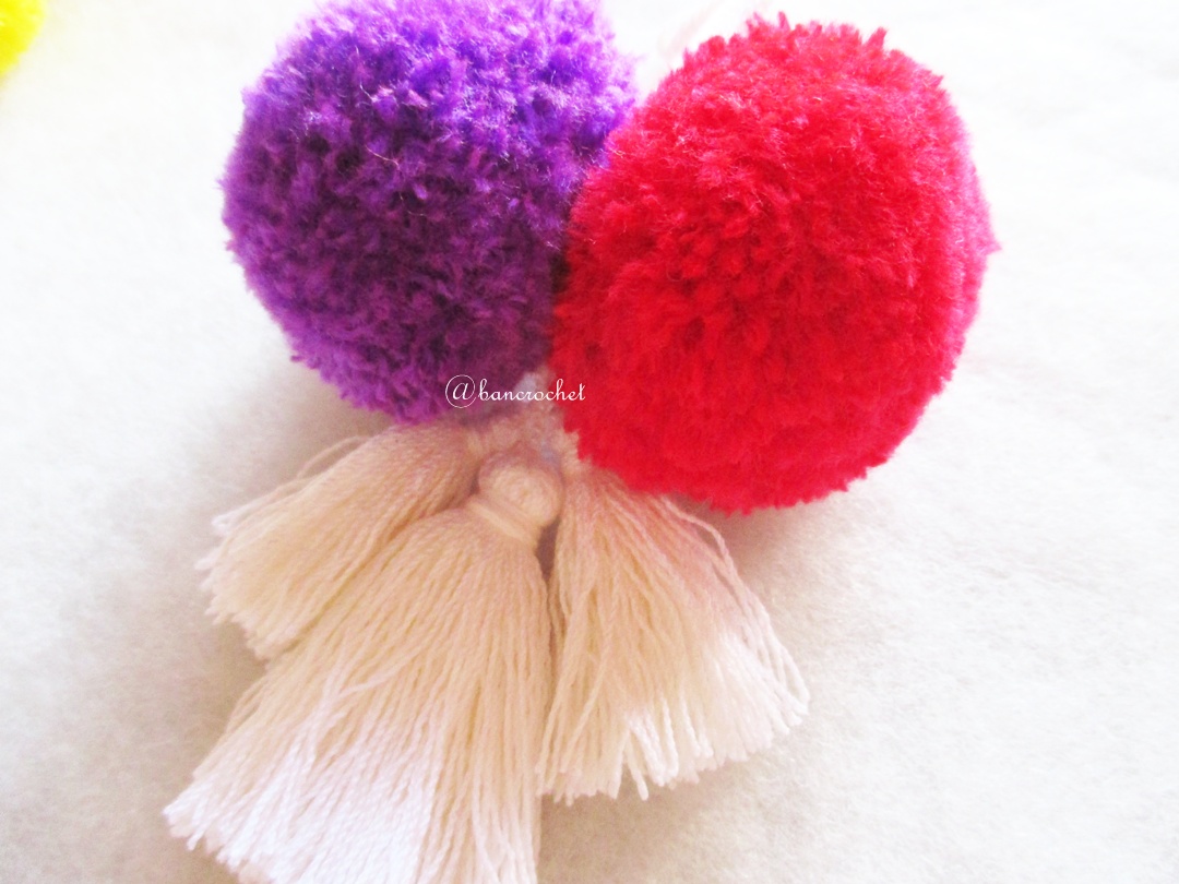 พู่+ปอมปอมแขวนกระเป๋าถักโครเชต์ pompom crochet