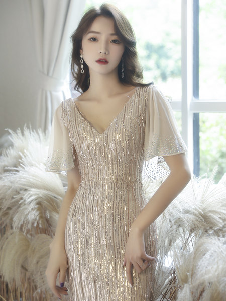 ชุดราตรี ชุดราตรีสวยหรู แบบ ทันสมัย Evening dress