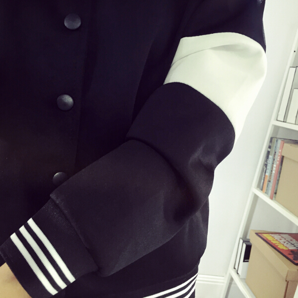 เสื้อคลุมเบสบอล ทรงสวยสีดำ แต่ขลิบสีขาว เก๋ๆ ใส่คลุมชิลๆ สบายๆ black