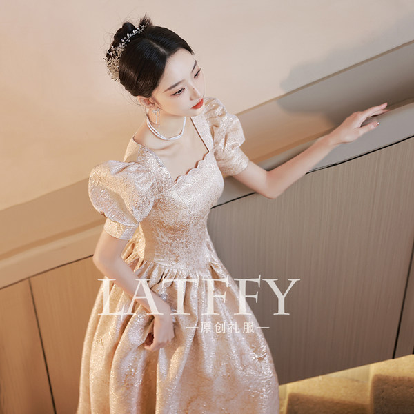 ชุดราตรี ชุดราตรีสวยหรู แบบ ทันสมัย Evening dress