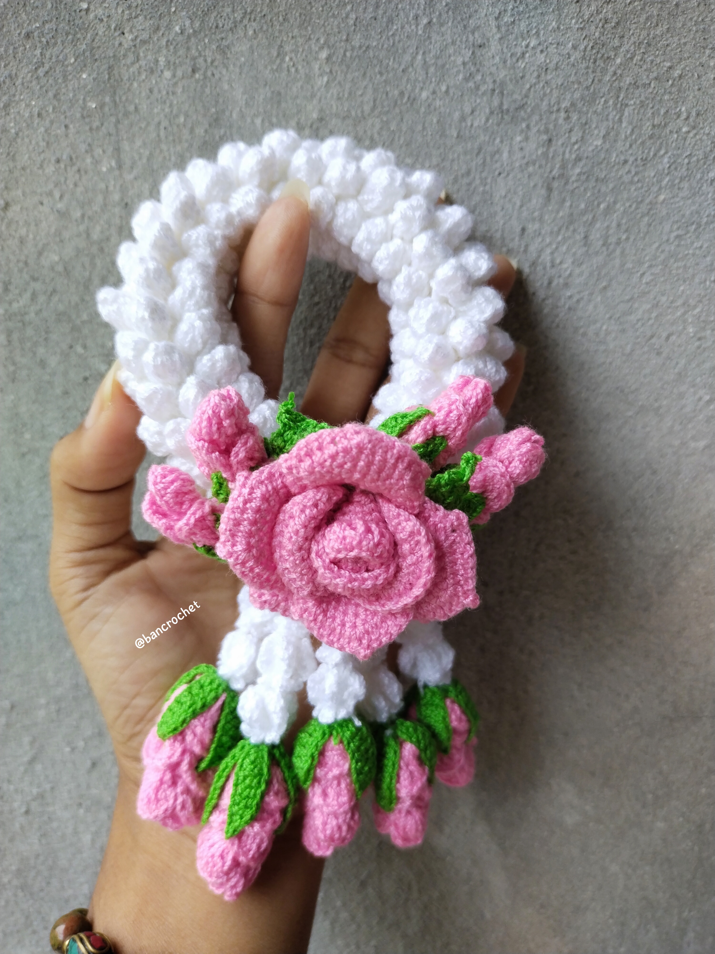 Bancrochet พวงมาลัยถักโครเชต์ พวงมาลัยมะลิถัก crochet jasmine garland หลากสี 7*14 cm