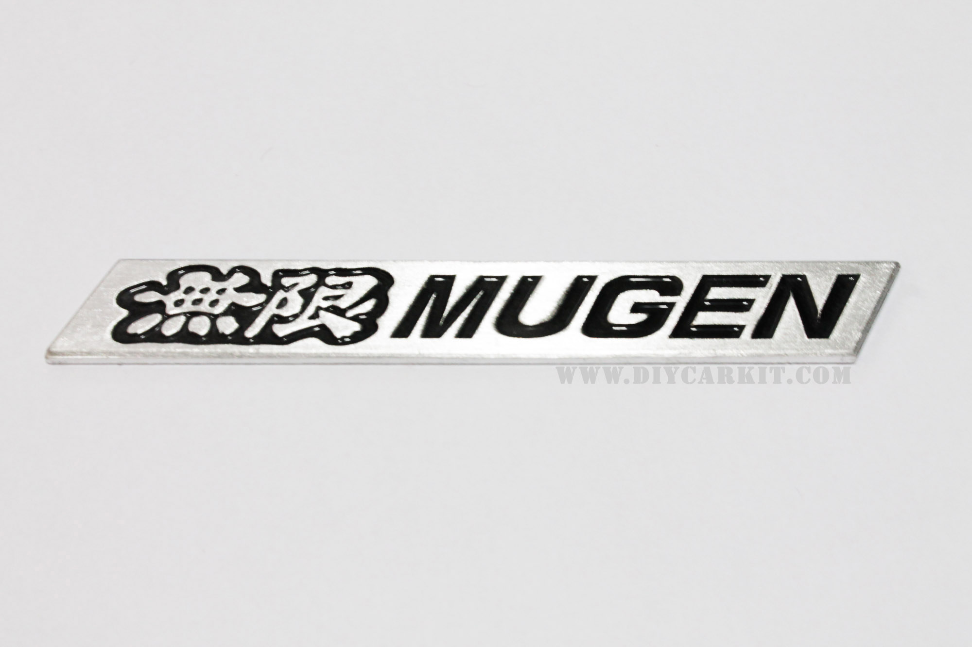 เพจ Mugen เล็ก โลโก้ญี่ปุ่นสีดำเงิน