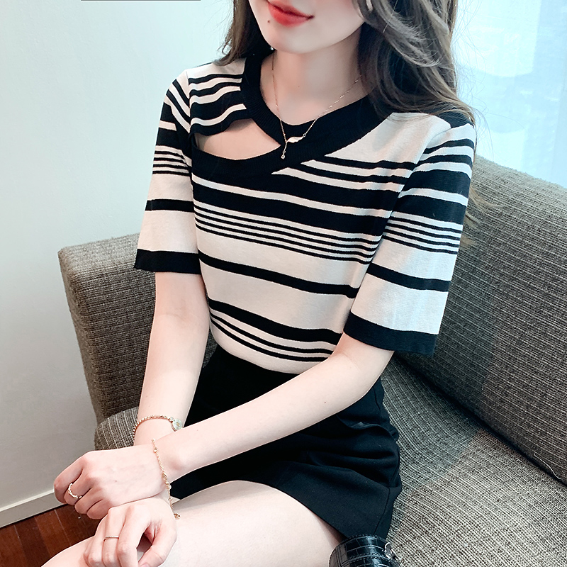เสื้อผ้าวัยรุ่นเกาหลี เสื้อยืดวัยรุ่นผู้หญิง มีขนาด S M L XL