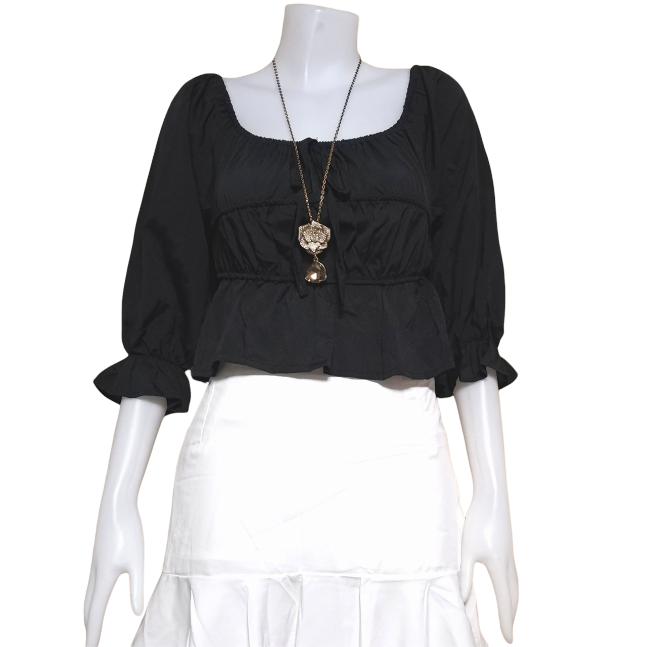 Blouse3914 เสื้อเปิดไหล่แขนสามส่วนดึงยางรอบบ่า ผูกโบว์อก สม็อครอบเอว ใส่เปิดไหล่หรือเกาะไหล่ก็ได้ ผ้าไหมอิตาลีเนื้อดีนุ่มใส่สบายไม่ยับง่าย งานน่ารักแมทช์กับอะไรก็เข้า มี 8 สี สีเนื้อ, ดำ, เขียวมะนาว, เขียวเข้ม, แดงเลือดหมู, โอลด์โรส, ขาว,