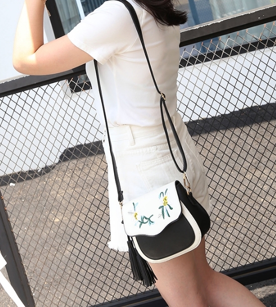 กระเป๋าสะพายข้าง หวานๆ น่ารักมากๆ พร้อมส่งเลยจ้า