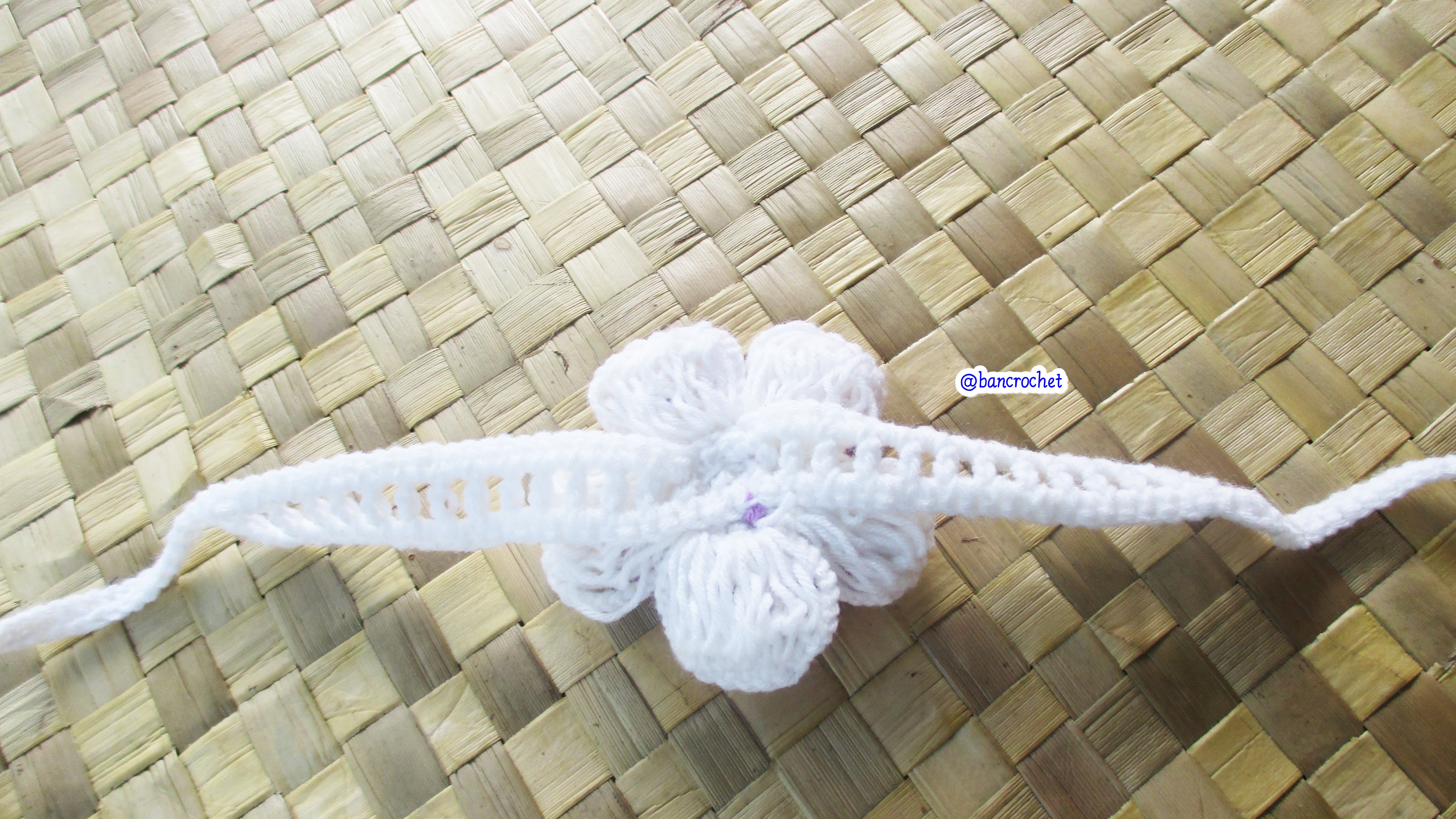Bancrochet ที่คาดผมถักโครเชต์ ดอกไม้ถักคาดผม Crochet Flower Headband ขาวม่วง 7x6 Inch