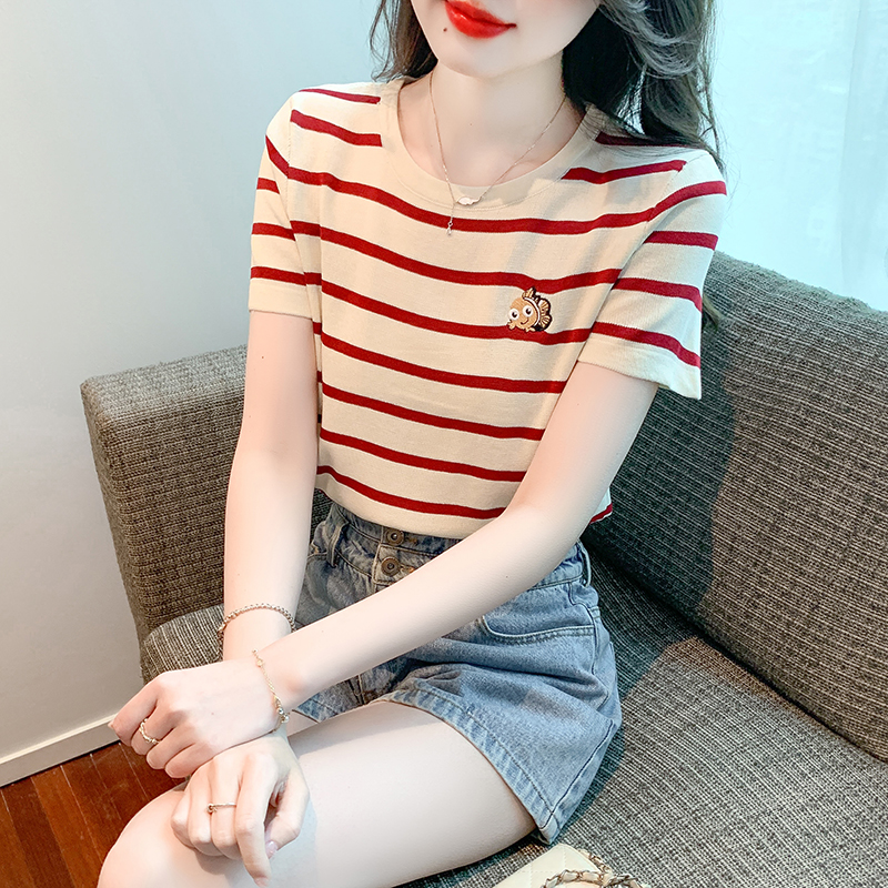 เสื้อผ้าวัยรุ่นเกาหลี เสื้อยืดวัยรุ่นผู้หญิง มีขนาด S M L XL