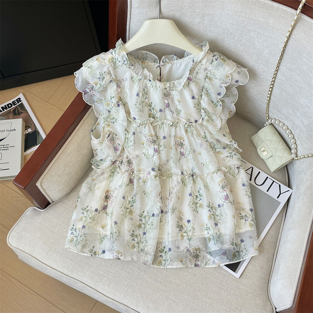 เสื้อเชิ้ตผู้หญิงใส่ทํางาน 390 บาทต่อชิ้น ฟรีค่าจัดส่ง