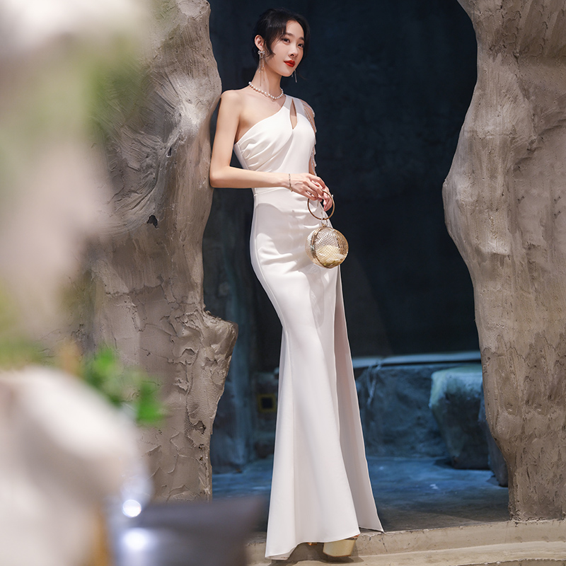 ชุดราตรี ชุดราตรีสวยหรู แบบ ทันสมัย Evening dress