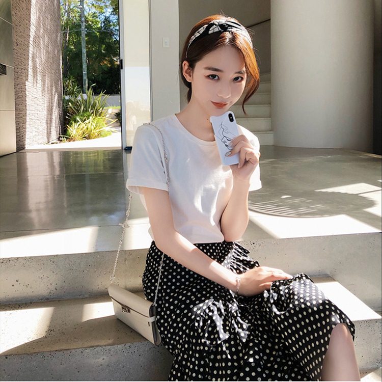 Skirt383 กระโปรงลายจุดสีดำชายระบาย ซิปหลัง ทรงเข้ารูป มีซับในอย่างดี ผ้าชีฟองเนื้อดีมีน้ำหนักทิ้งตัว งานดีทรงดีดีเทลน่ารักแมทช์กับอะไรก็เข้า ใส่เที่ยว/ใส่ทำงานได้
