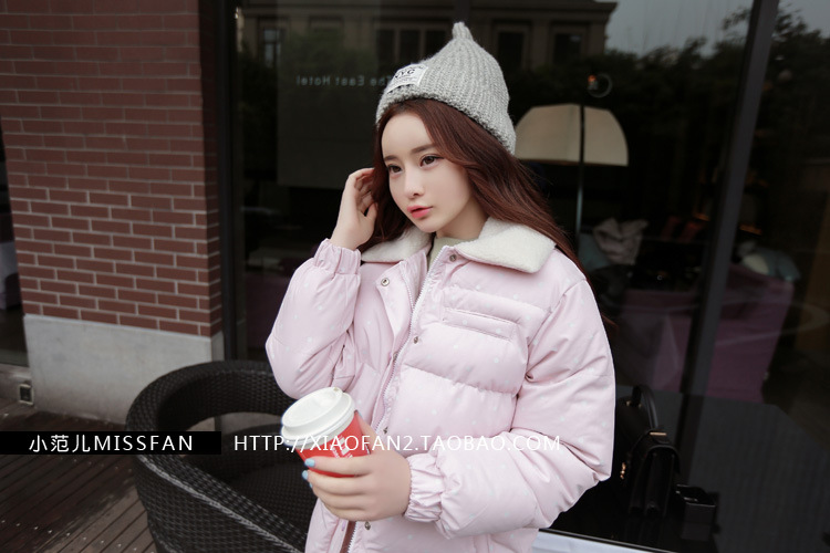 เสื้อกันหนาว สีชมพูลายจุด หวานๆ แต่งผ้าขนแกะที่คอปกเสื้อ ผ้าร่มเนื้อดีกันลม ซิปหน้า+กระดุม น่ารัก เกาหลีมากๆ พร้อมส่งเลยจ้า ชมพูอ่อน ลายจุดขาว