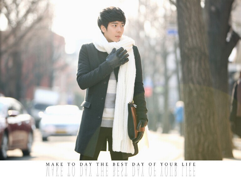 ผ้าพันคอไหมพรม เกาหลี สีขาว มิกกับชุดไหนก็สวย ใส่ได้ทั้งผู้ชายและผู้หญิง พร้อมส่ง