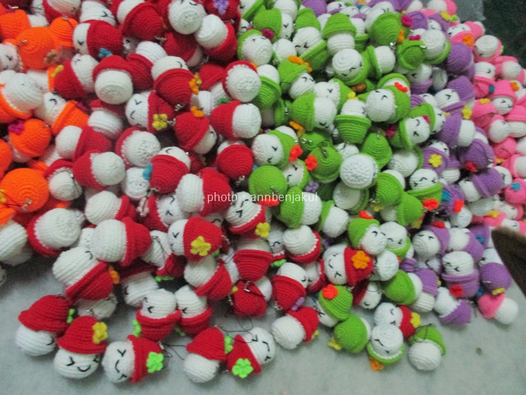 พวงกุญแจเห็ดถัก สีแดง