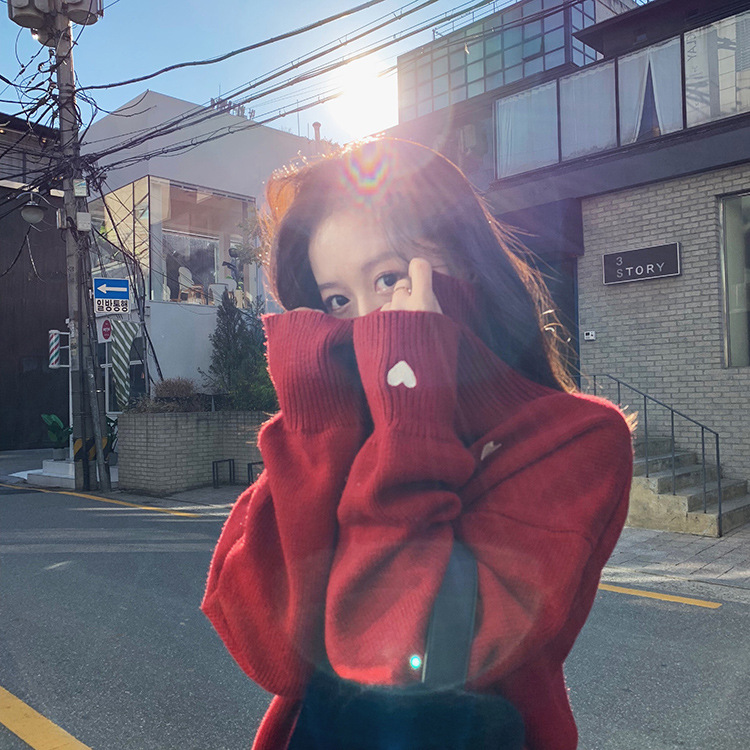ห้ามพลาด Sweater เสื้อสเวทเตอร์ไหมพรม คอเต่า แต่งลายปักหัวใจ งานดี ไหมพรมเนื้อดี สายเกาหลีห้ามพลาดน้าาา แดง freesize