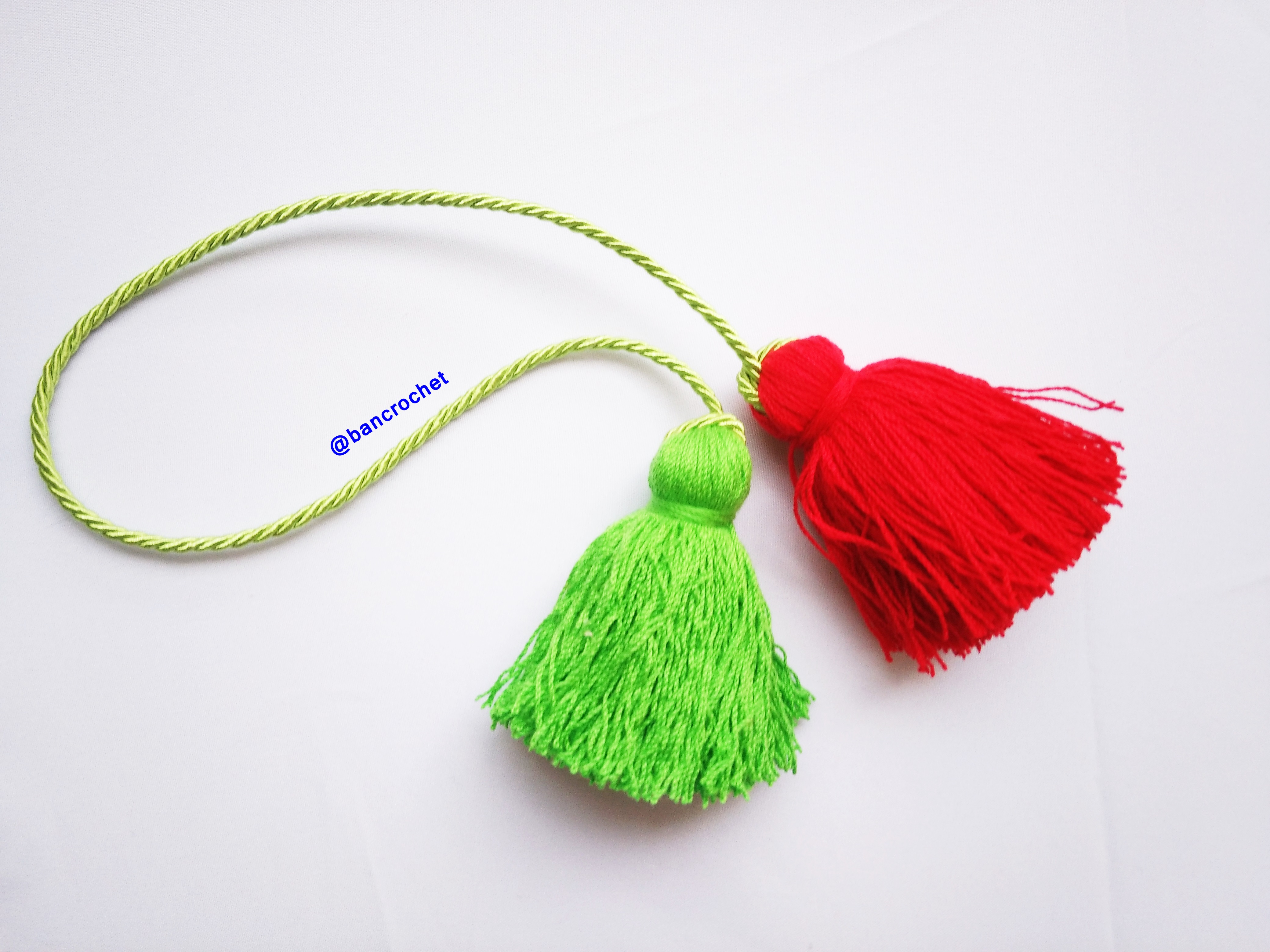 Bancrochet พู่ห้อยกระเป๋า/ที่ห้อยกระเป๋าแฮนด์เมด Tassels keychain hanging for bags หลากสี 4 นิ้ว