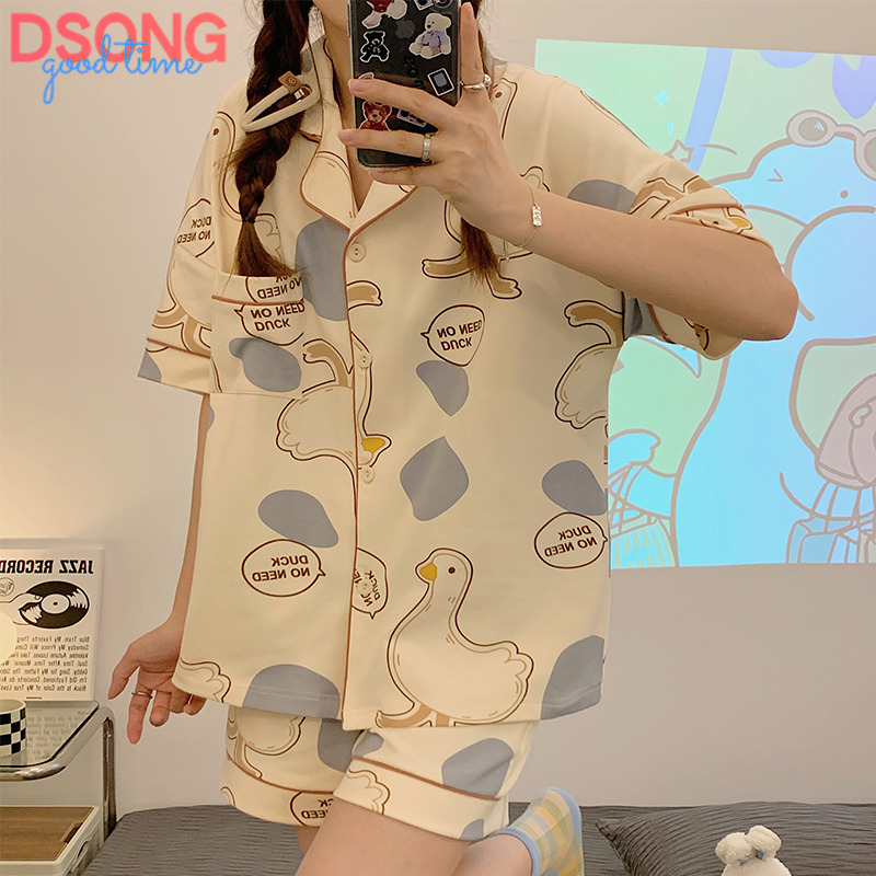 ชุดนอนผู้หญิง