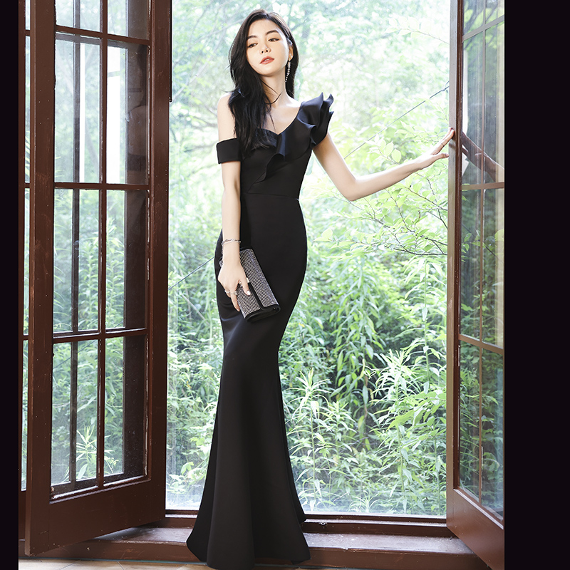 ชุดราตรี ชุดราตรีสวยหรู แบบ ทันสมัย Evening dress