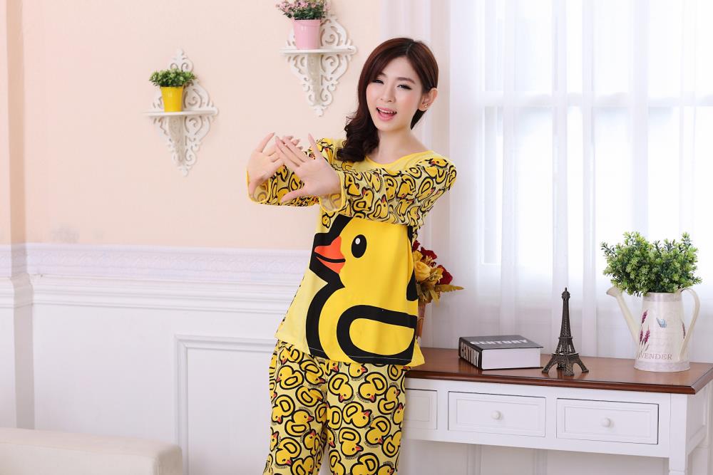 ชุดนอน ลายเป็ดน้อยสีเหลือง น่ารัก ฟรีไซส์ มีทั้งแขนยาวและแขนสั้นน้าา Yellow