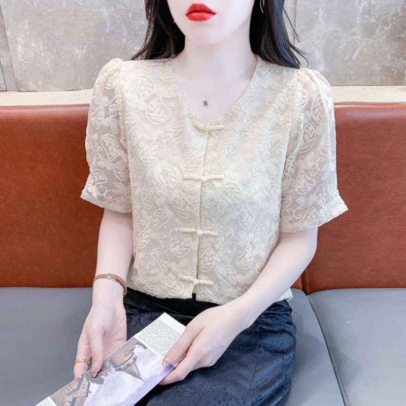 เสื้อเชิ้ตผู้หญิงใส่ทํางาน 390 บาทต่อชิ้น ฟรีค่าจัดส่ง