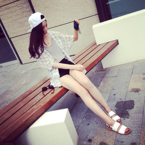 เสื้อแฟชั่น ชีฟอง ลายตาราง สีขาวลายดำ เหมาะกับวันสบายๆ ชิลๆ ขาว