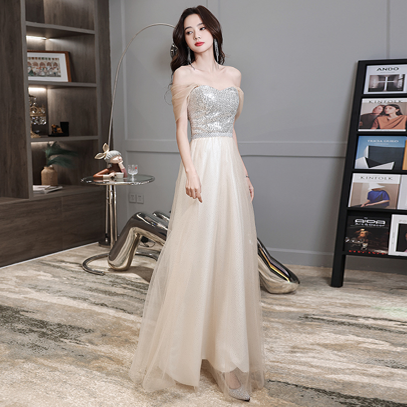 ชุดราตรี ชุดราตรีสวยหรู แบบ ทันสมัย Evening dress
