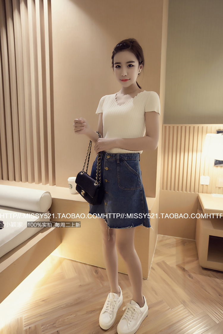 กระโปรงยีนเอวสูง แต่งช่ายขาดสั้นยาว ไม่เทากัน เก๋ๆ สาวที่ชอบสไตล์นี้ อย่าลืมจับจองกันน้า