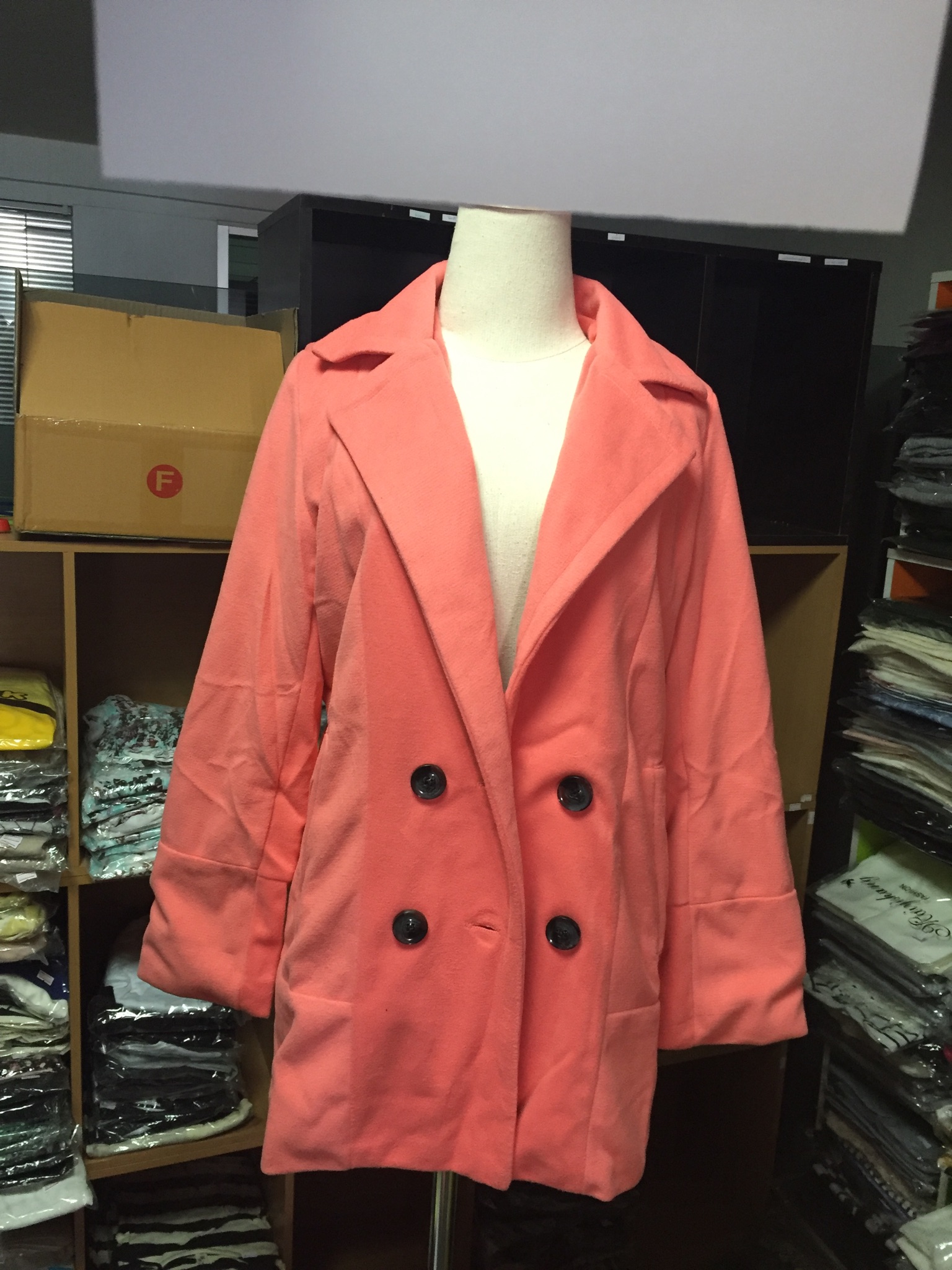 CLASSIC OLD ROSE COAT เนื้อผ้าไม่หนามาก เหมาะกับไปเที่ยวช่วงนี้จ้า ผ้าสำลีผสมสักกะหลาด บุซับใน [ เสื้อโค้ท กันหนาว สีโอรส ] พร้อมส่ง ORANGE