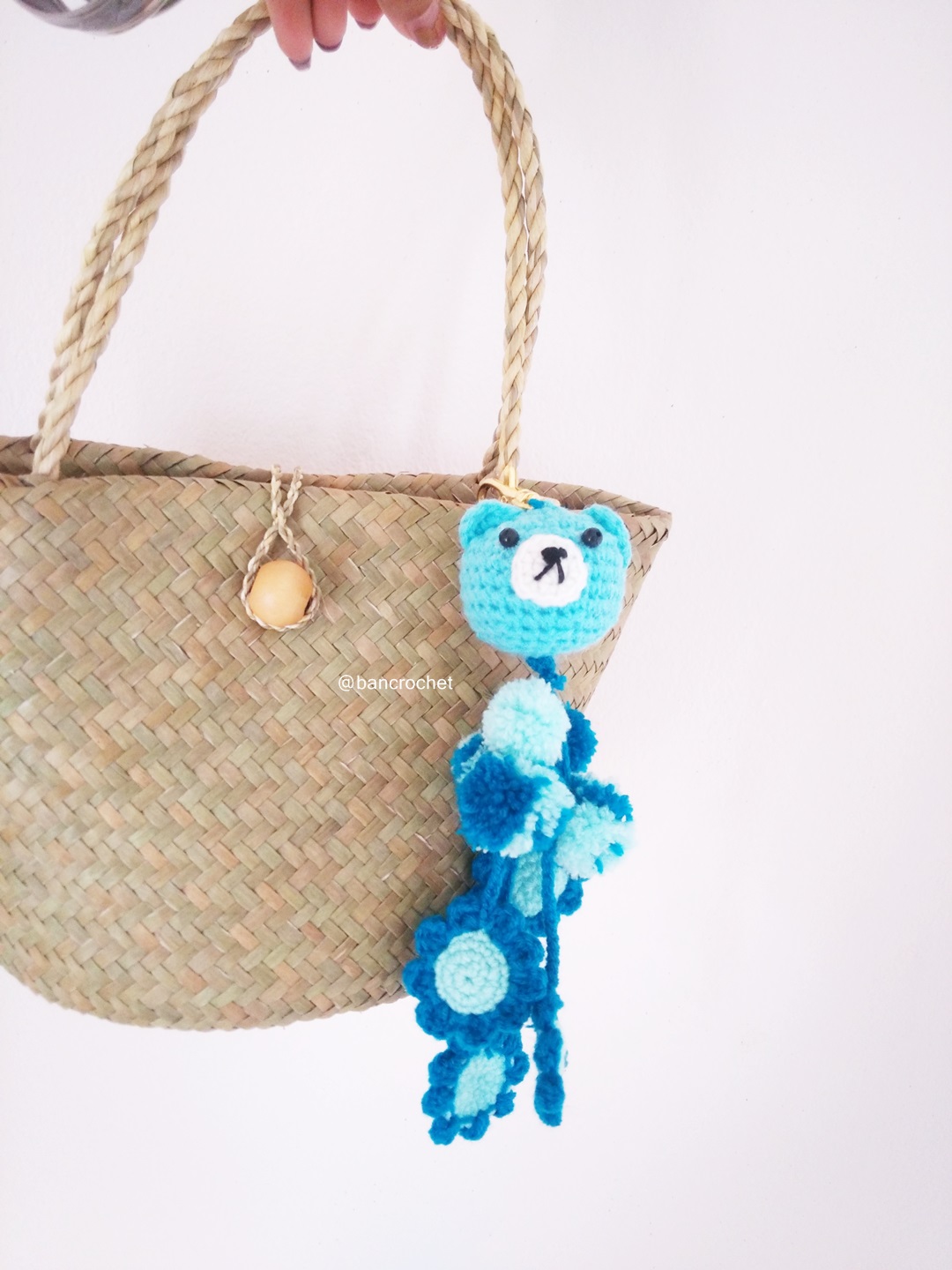 Bancrochet กระเป๋าสานกระจูดห้อยพวงกุญแจ grajood basket weave bags คละสี 7*10*7*12 นิ้ว