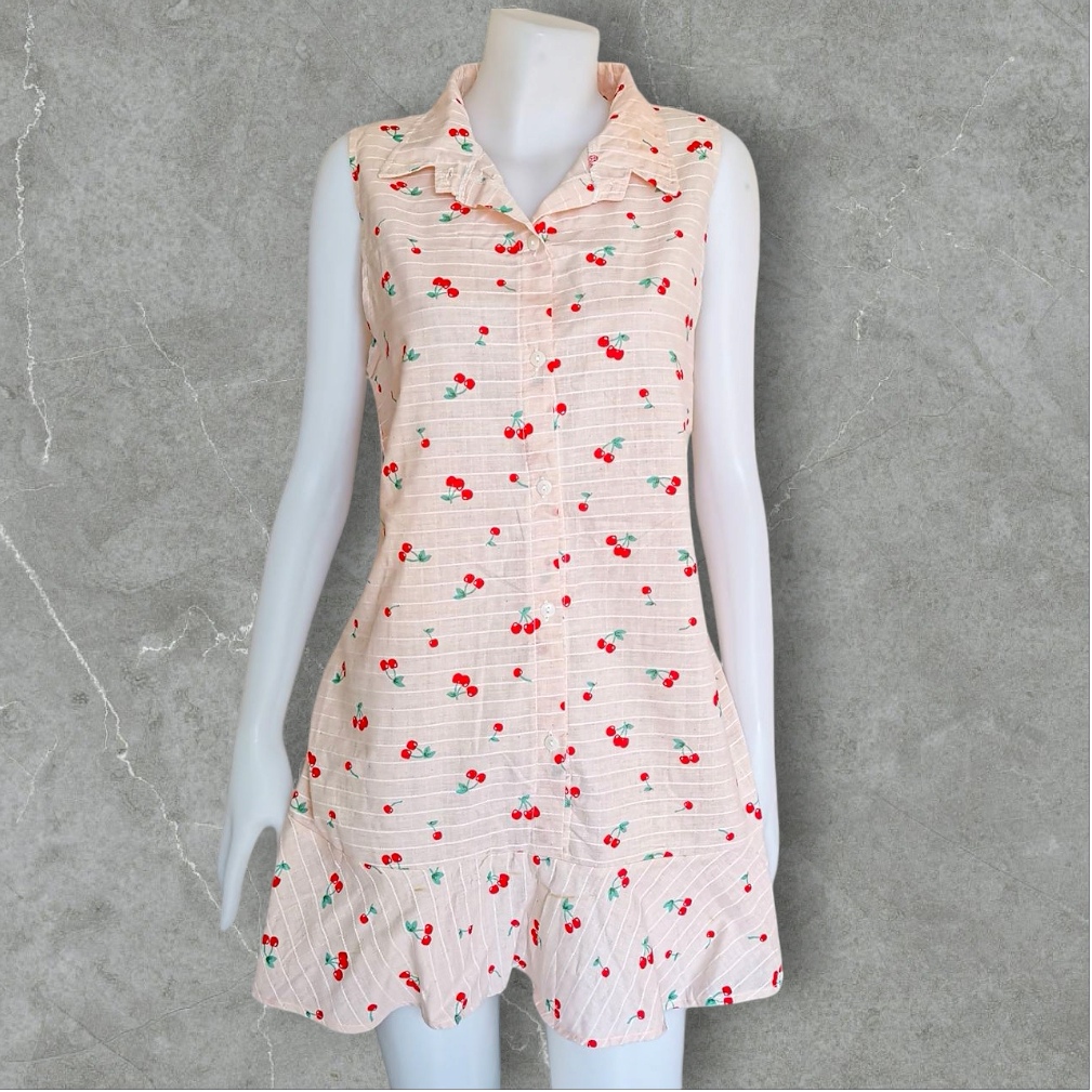 Dress3369 ชุดเดรสคอปกเชิ้ตกระดุมหน้าชายระบาย ผ้าคอตตอนเนื้อนิ่มลายริ้วแต่งลายเชอร์รี่ มี 4 โทนสี ครีม เทา ชมพู แดง