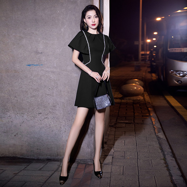 ชุดราตรี ชุดราตรีสวยหรู แบบ ทันสมัย Evening dress