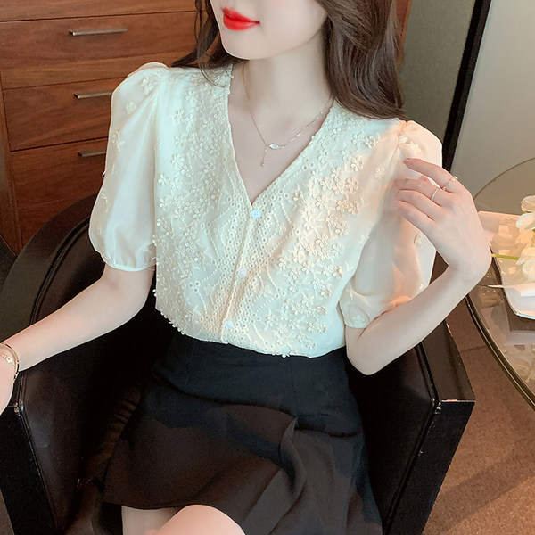 เสื้อลูกไม้ แขนสั้น