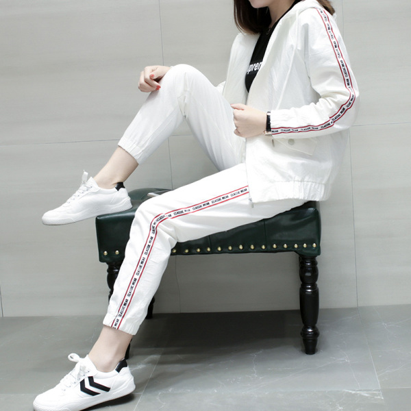 ชุดวอร์ม สูทเกาหลี Jumpsuit ชุดจั้มสูท ชุดเซท 2 ชิ้น ชุดกีฬาผู้หญิง ชุดออกกำลังกาย เสื้อกันหนาว ชุดวอร์มคู่