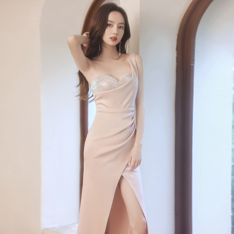 ชุดราตรี ชุดราตรีสวยหรู แบบ ทันสมัย Evening dress