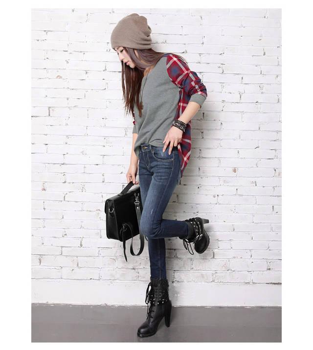 เสื้อผ้าแฟชั่นสไตส์เกาหลี เสื้อแขนยาว พร้อมส่ง ด้านหน้าสีเทา ด้านหลังแต่งลายสก็อตสีโทนแดงน้ำเงิน same pic