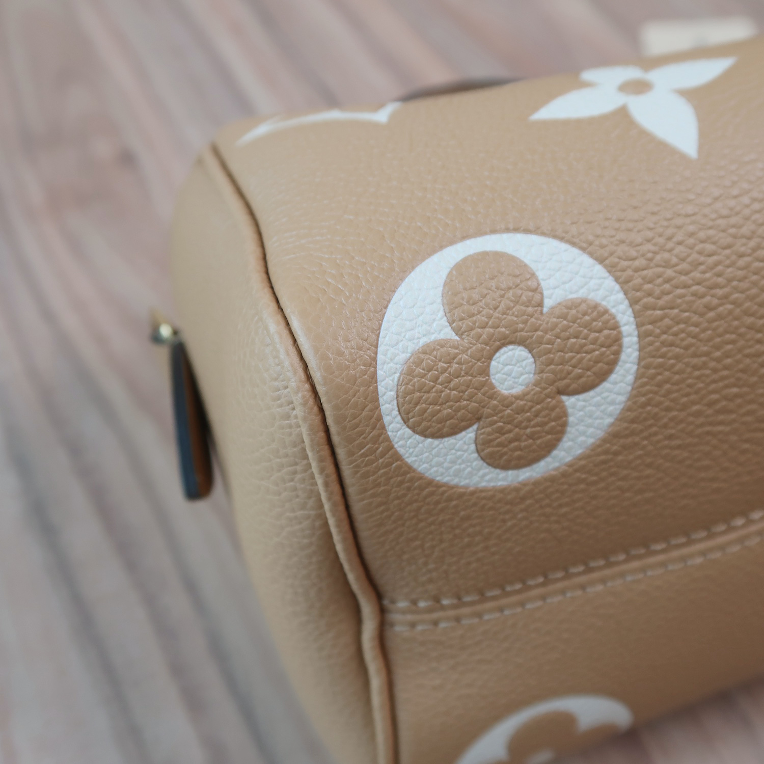 Louis Vuitton Arizona/Creme Monogram Empreinte Speedy Bandouliere 20(ใบParagon 7วัน)