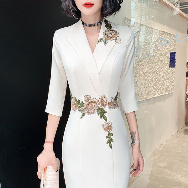 ชุดราตรี ชุดราตรีสวยหรู แบบ ทันสมัย Evening dress