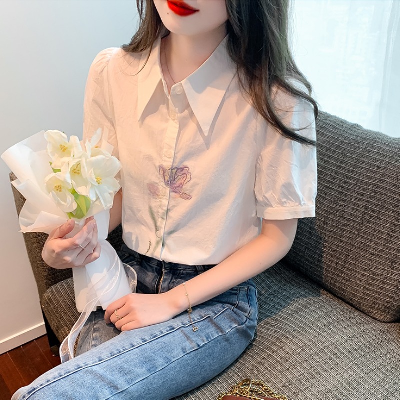 เสื้อเชิ้ตผู้หญิงใส่ทํางาน 390 บาทต่อชิ้น ฟรีค่าจัดส่ง