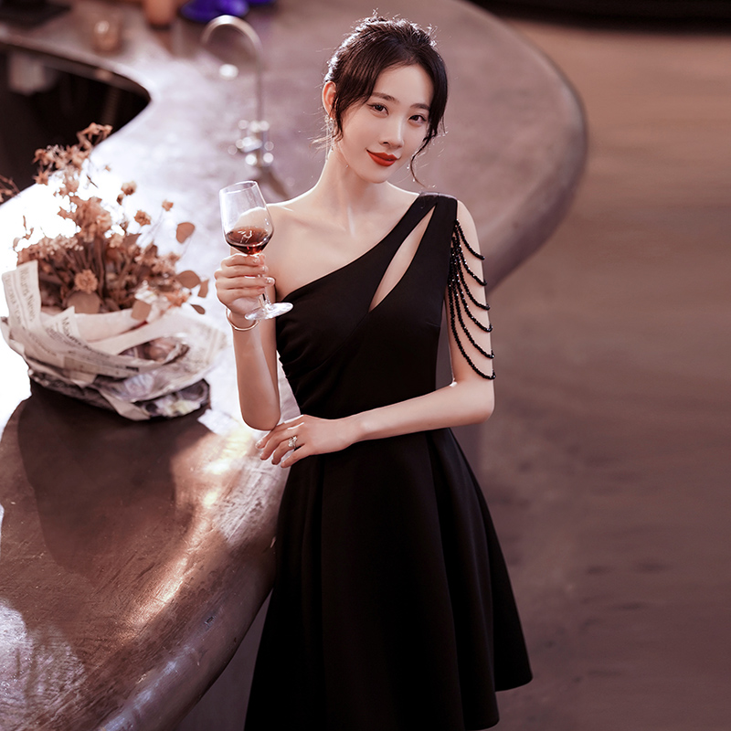ชุดราตรี ชุดราตรีสวยหรู แบบ ทันสมัย Evening dress