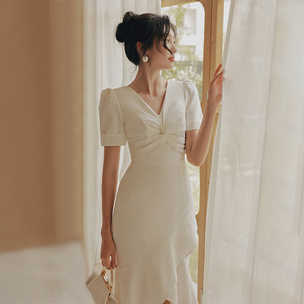 ชุดราตรี ชุดราตรีสวยหรู แบบ ทันสมัย Evening dress
