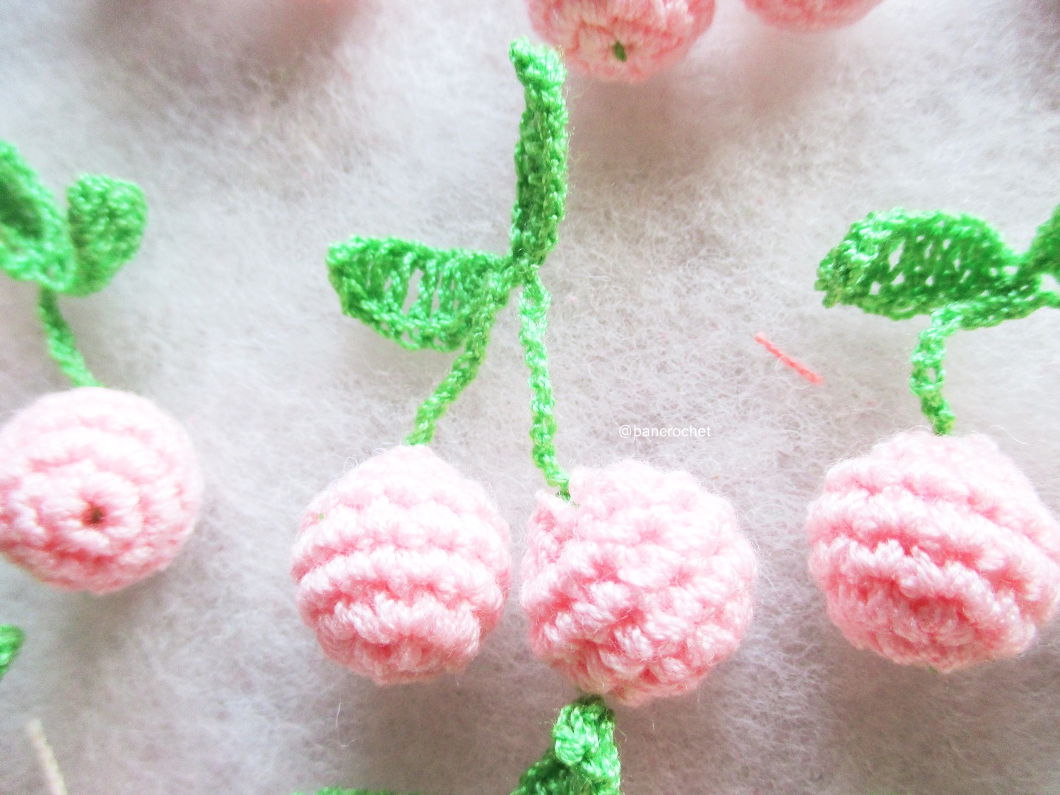 Bancrochet เชอรีถักโครเชต์ crochet mini cherry สีชมพู 1.5 นิ้ว