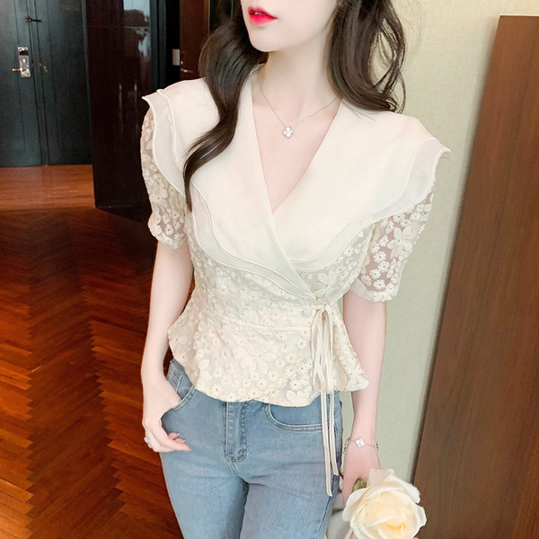 เสื้อลูกไม้ แขนสั้น