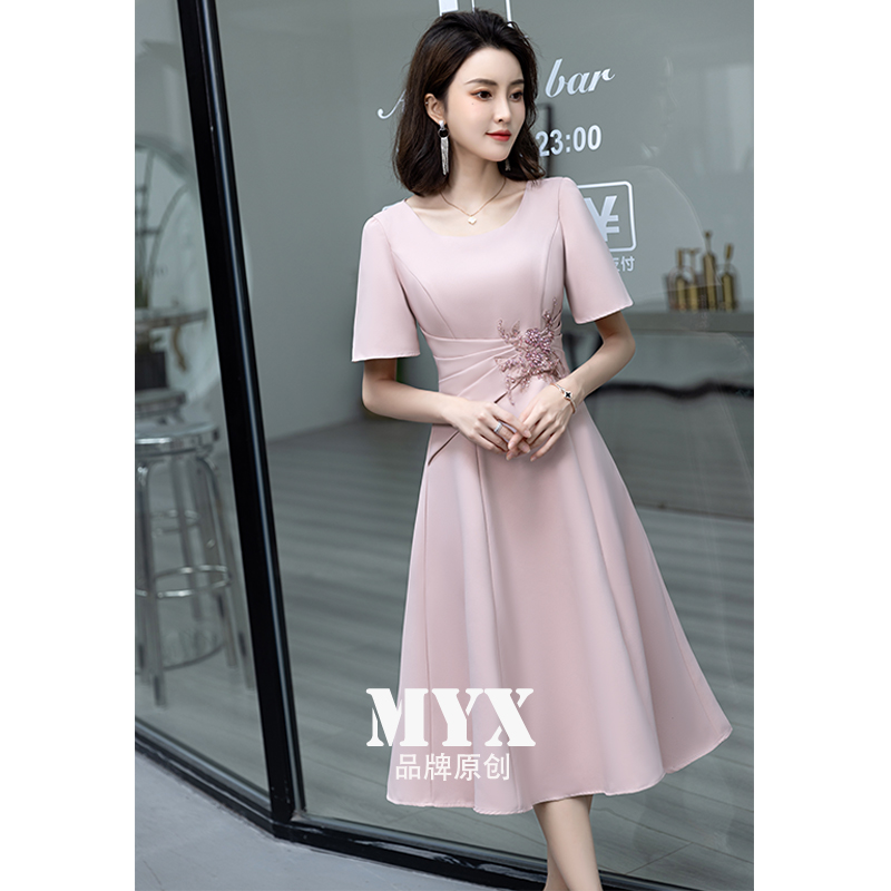 ชุดราตรี ชุดราตรีสวยหรู แบบ ทันสมัย Evening dress