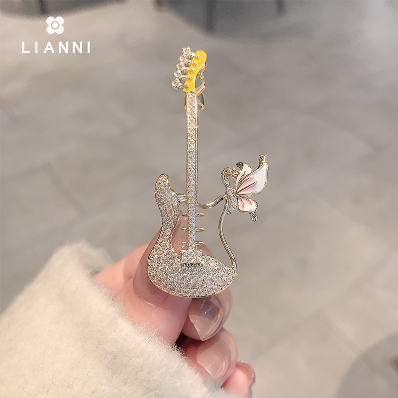 เข็มกลัด เข็มกลัดสวยๆ เข็มกลัดติดเสื้อ Brooch