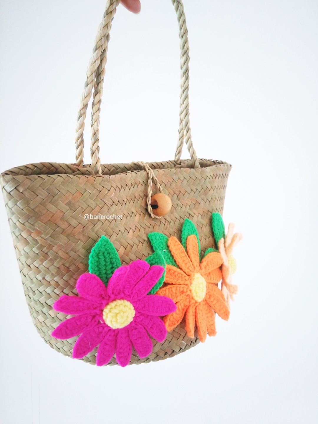 Bancrochet กระเป๋าสานกระจูดประดับดอกไม้ grajood basket weave bags คละสี 7*10*7*12 นิ้ว