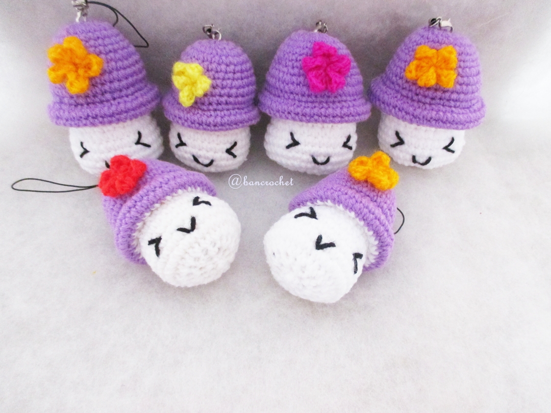 พวงกุญแจเห็ดถัก สีม่วง