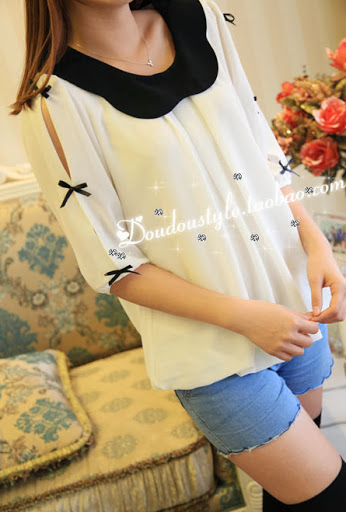 **มีตำหนิ** เสื้อตัวบน ผ้าชีฟองเนื้อทราย เปิดเว้าช่วงแขน + แต่งโบว์ มีซับใน สีขาว ขาว