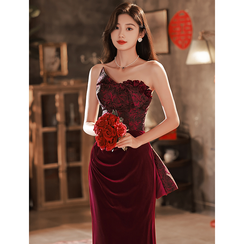 ชุดราตรี ชุดราตรีสวยหรู แบบ ทันสมัย Evening dress