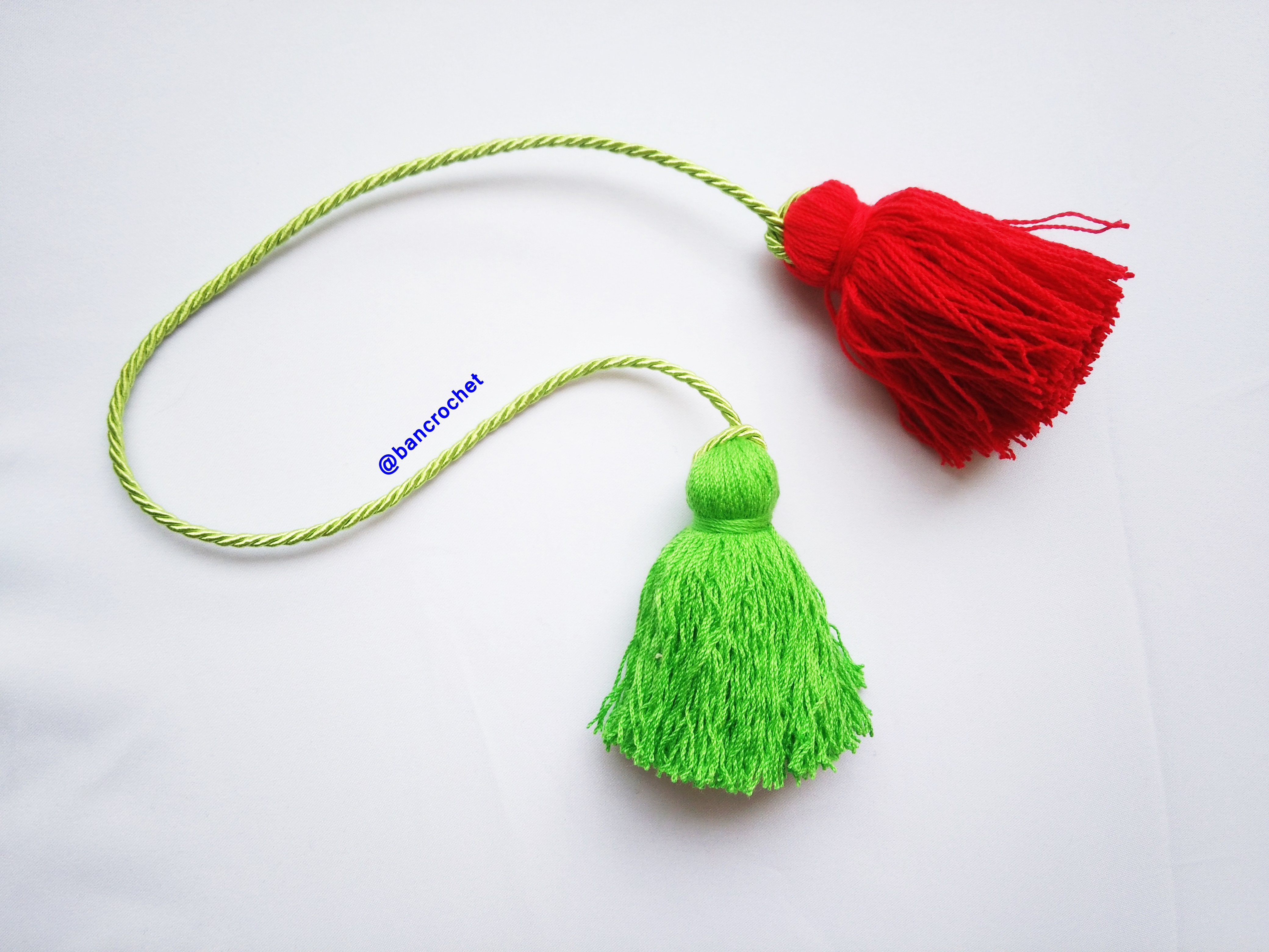 Bancrochet พู่ห้อยกระเป๋า/ที่ห้อยกระเป๋าแฮนด์เมด Tassels keychain hanging for bags หลากสี 4 นิ้ว