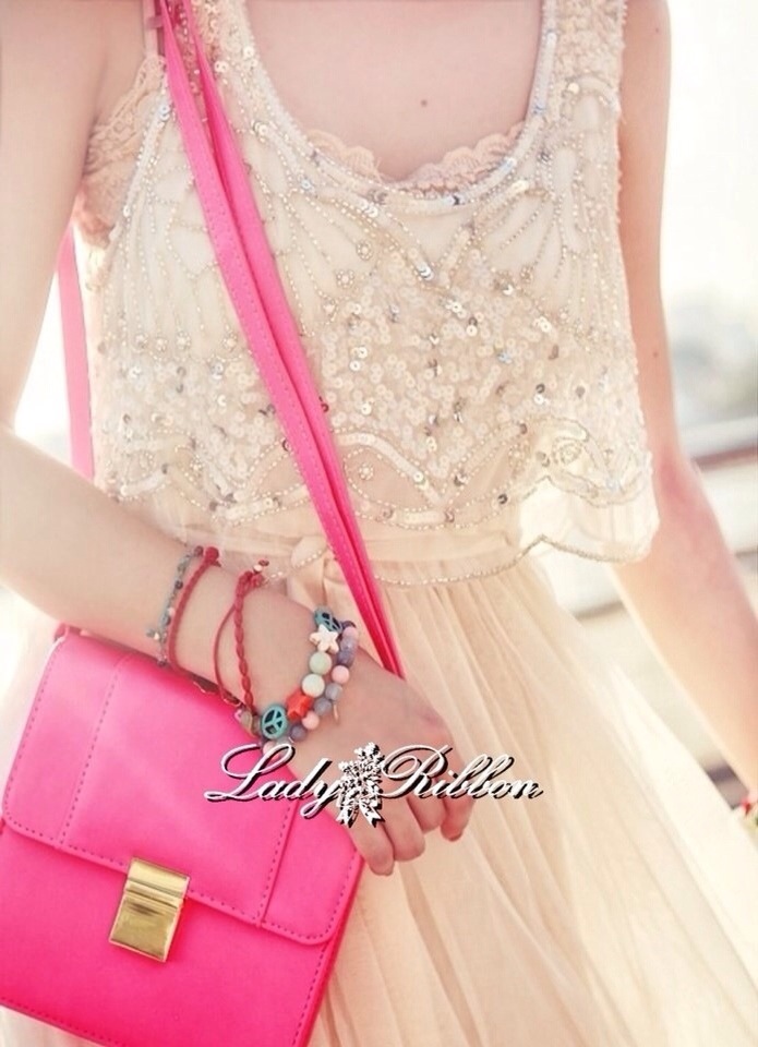 Lady Twinkle Glam Mini dress มินิเดรสแต่งเลื่อมและลูกปัดสีครีม same pic