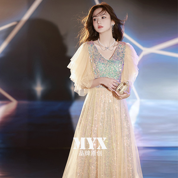 ชุดราตรี ชุดราตรีสวยหรู แบบ ทันสมัย Evening dress